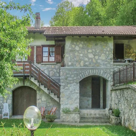 Holiday Ontragno 09 Holiday home Esino Lario